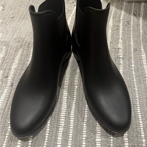 NWOT Sam Edelman Matte Black Tinsley Chelsea Women's Rain Boots